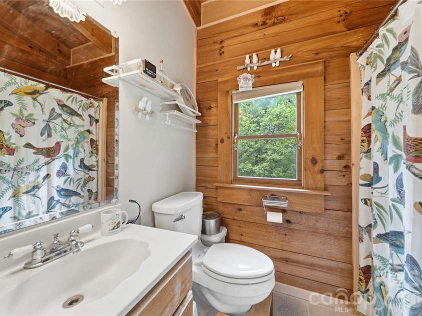 532 Mountain Oak Lane, Gastonia, NC 28052.  MLS# CAR4378981, YatesRealty ID 27370. 