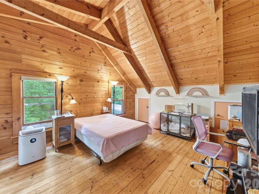 532 Mountain Oak Lane, Gastonia, NC 28052.  MLS# CAR4378981, YatesRealty ID 27370. 