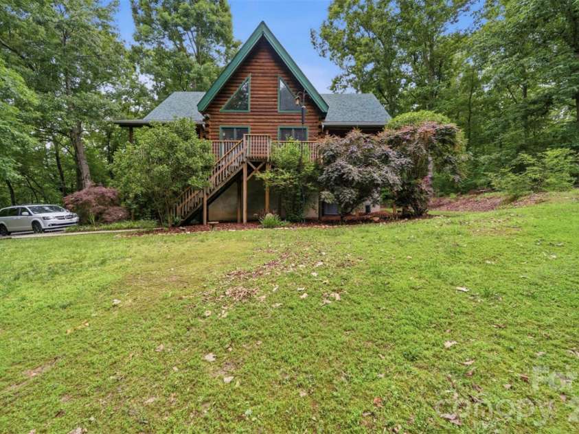 532 Mountain Oak Lane, Gastonia, NC 28052.  MLS# CAR4378981, YatesRealty ID 27370. 