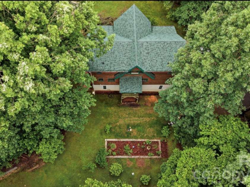 532 Mountain Oak Lane, Gastonia, NC 28052.  MLS# CAR4378981, YatesRealty ID 27370. 