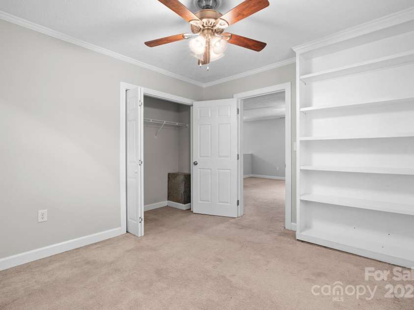 352 18th Avenue, Hickory, NC 28601.  MLS# CAR4263685, YatesRealty ID 27371. 