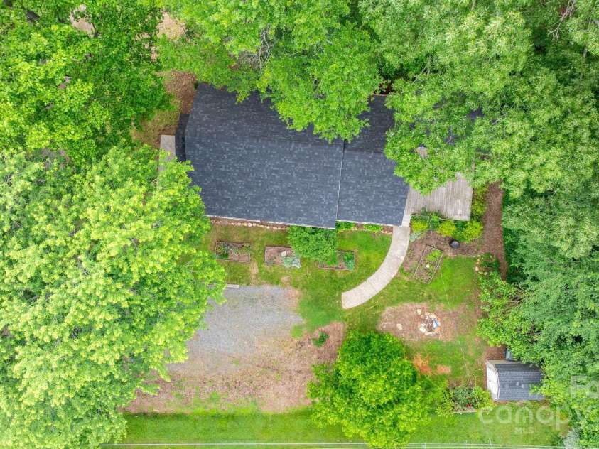352 18th Avenue, Hickory, NC 28601.  MLS# CAR4263685, YatesRealty ID 27371. 
