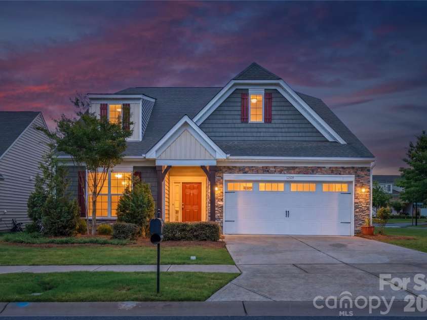 12109 Belmont Mansion Drive, Charlotte, NC 28273.  MLS# CAR4387260, YatesRealty ID 27372. 