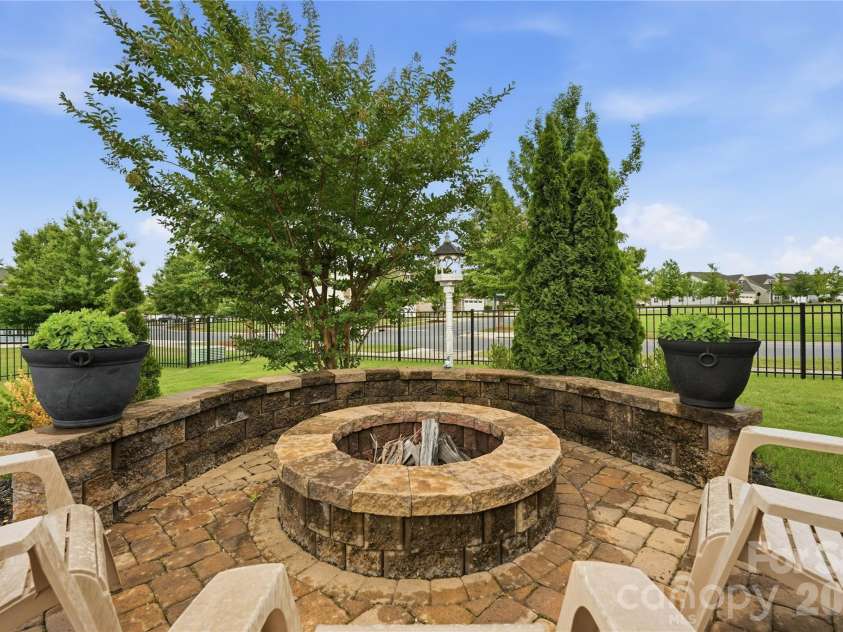 12109 Belmont Mansion Drive, Charlotte, NC 28273.  MLS# CAR4387260, YatesRealty ID 27372. 