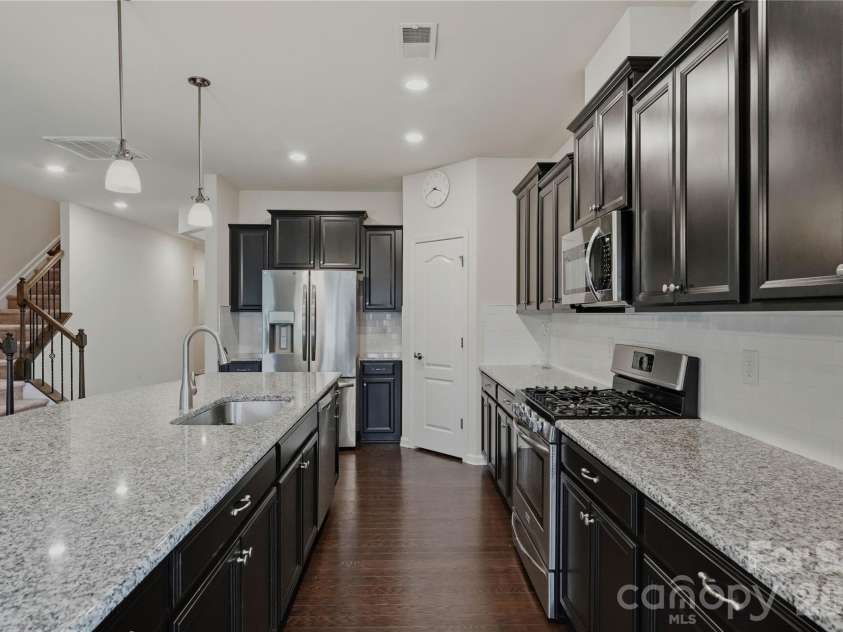 12109 Belmont Mansion Drive, Charlotte, NC 28273.  MLS# CAR4387260, YatesRealty ID 27372. 