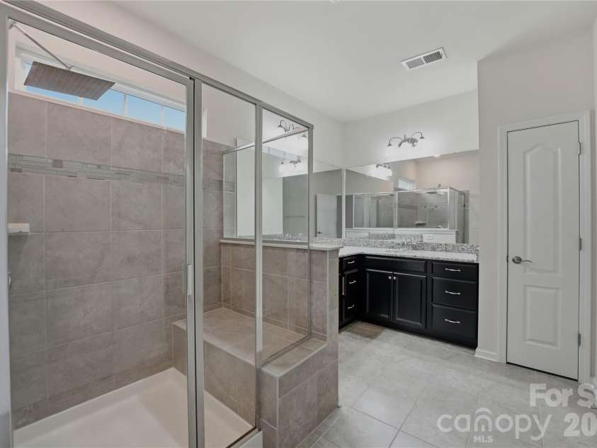 12109 Belmont Mansion Drive, Charlotte, NC 28273.  MLS# CAR4387260, YatesRealty ID 27372. 