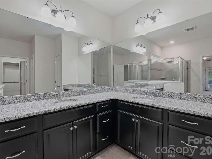 12109 Belmont Mansion Drive, Charlotte, NC 28273.  MLS# CAR4387260, YatesRealty ID 27372. 