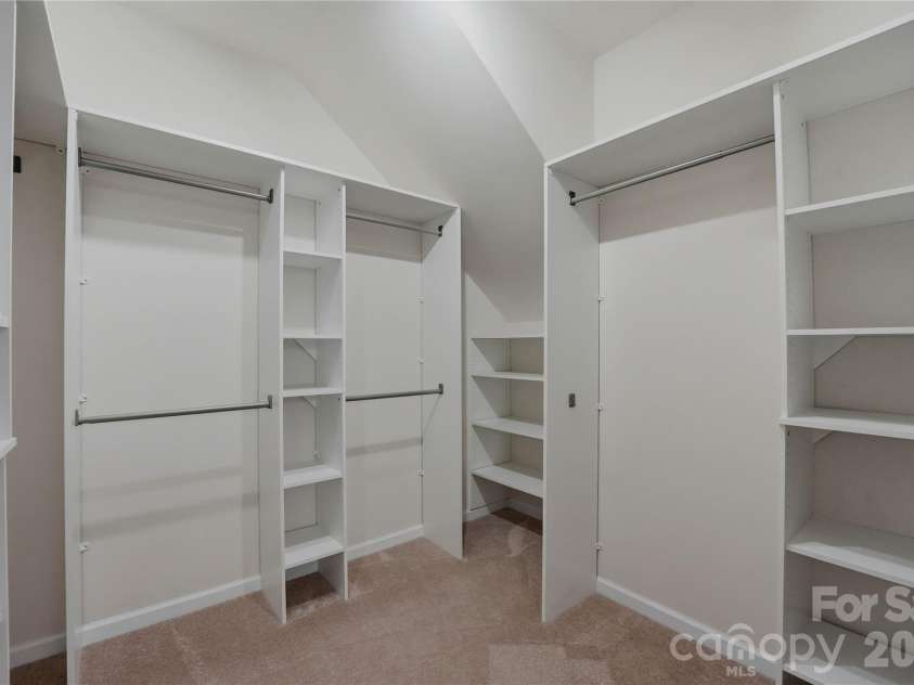 12109 Belmont Mansion Drive, Charlotte, NC 28273.  MLS# CAR4387260, YatesRealty ID 27372. 