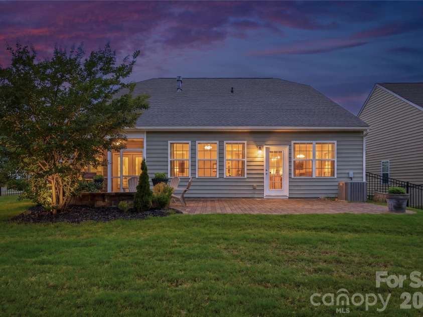 12109 Belmont Mansion Drive, Charlotte, NC 28273.  MLS# CAR4387260, YatesRealty ID 27372. 