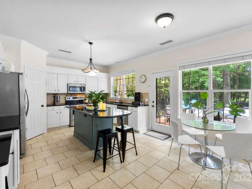 3125 Arborhill Road, Charlotte, NC 28270.  MLS# CAR4281002, YatesRealty ID 27372. 