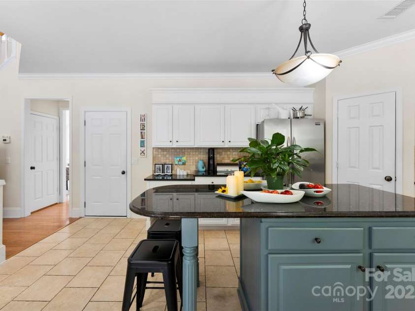 3125 Arborhill Road, Charlotte, NC 28270.  MLS# CAR4281002, YatesRealty ID 27372. 