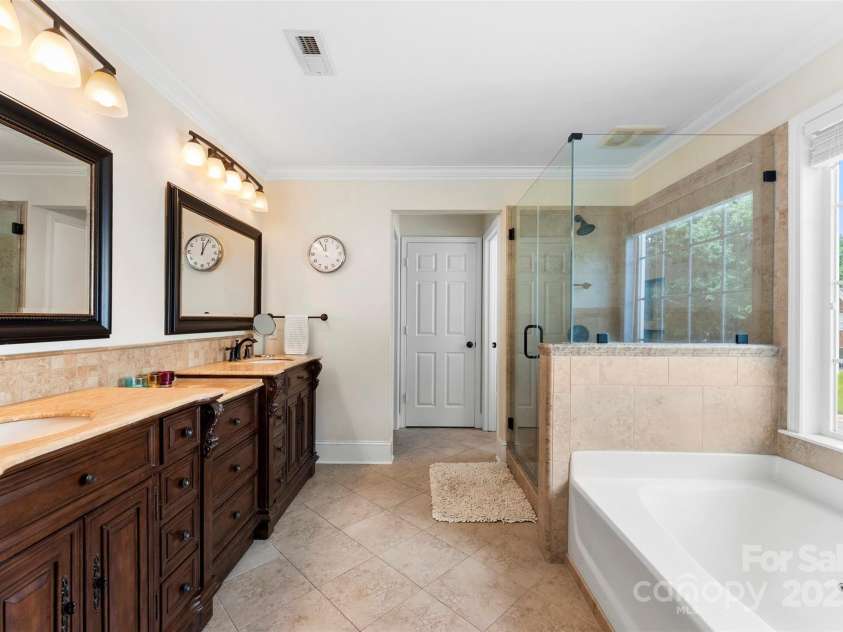3125 Arborhill Road, Charlotte, NC 28270.  MLS# CAR4281002, YatesRealty ID 27372. 