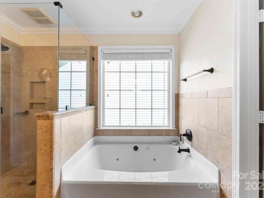 3125 Arborhill Road, Charlotte, NC 28270.  MLS# CAR4281002, YatesRealty ID 27372. 