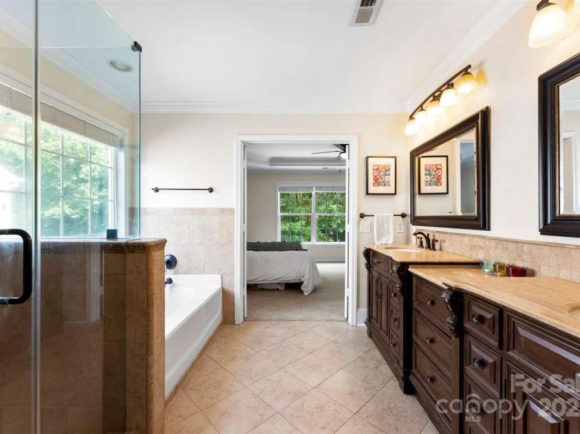 3125 Arborhill Road, Charlotte, NC 28270.  MLS# CAR4281002, YatesRealty ID 27372. 