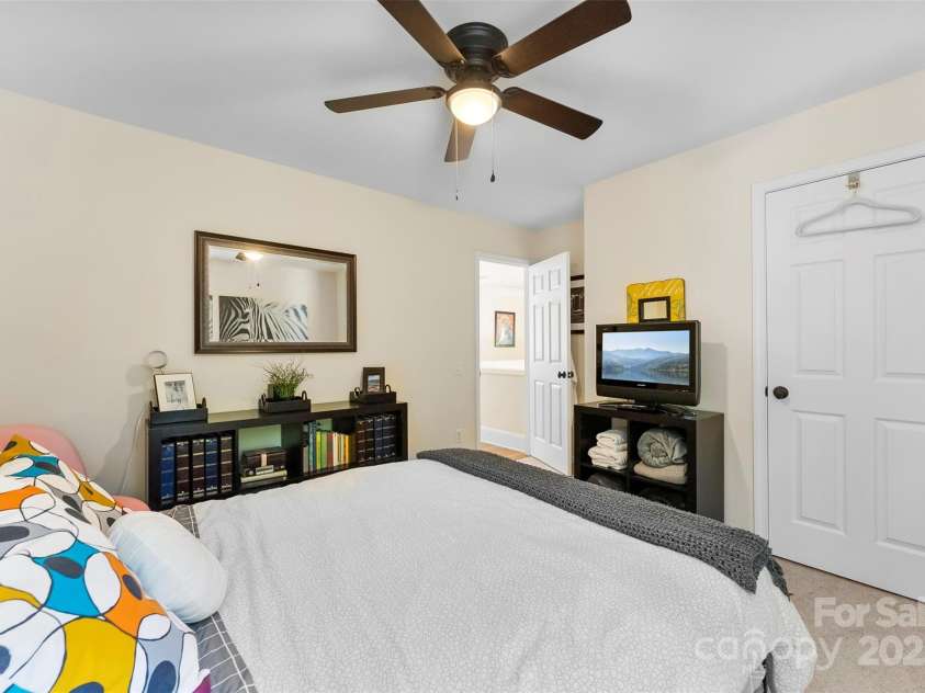 3125 Arborhill Road, Charlotte, NC 28270.  MLS# CAR4281002, YatesRealty ID 27372. 