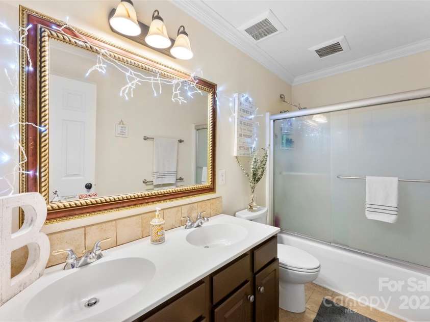 3125 Arborhill Road, Charlotte, NC 28270.  MLS# CAR4281002, YatesRealty ID 27372. 