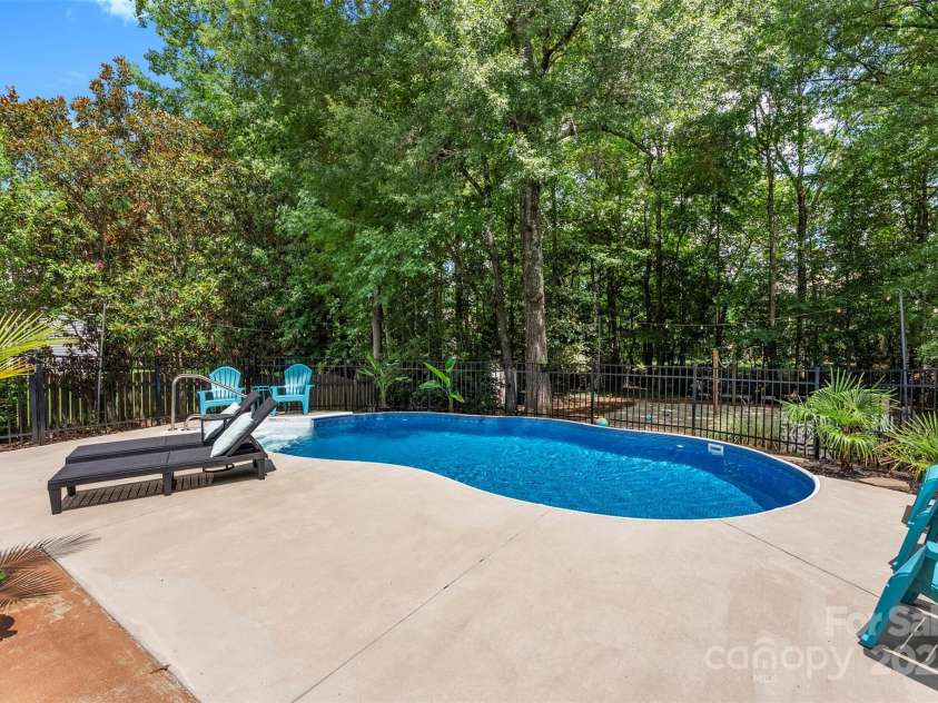 3125 Arborhill Road, Charlotte, NC 28270.  MLS# CAR4281002, YatesRealty ID 27372. 