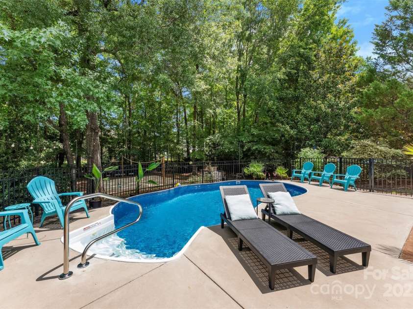 3125 Arborhill Road, Charlotte, NC 28270.  MLS# CAR4281002, YatesRealty ID 27372. 