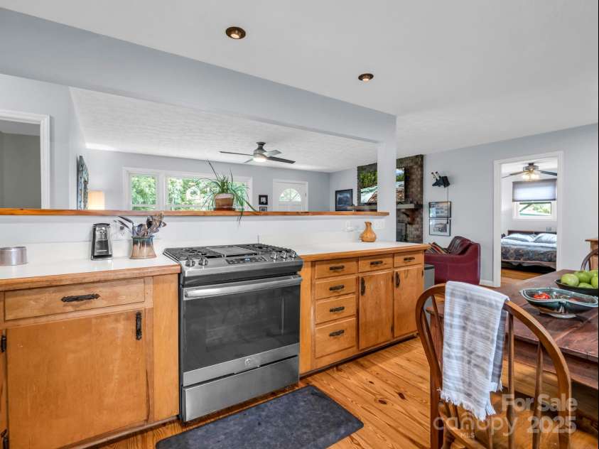 61 Overbrook Drive, Saluda, NC 28773.  MLS# CAR4281023, YatesRealty ID 27373. 