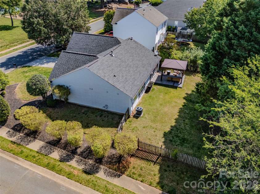 9400 Shepparton Drive, Huntersville, NC 28078.  MLS# CAR4380604, YatesRealty ID 27373. 