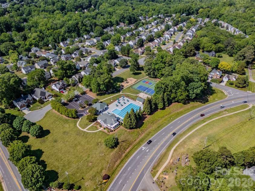 9400 Shepparton Drive, Huntersville, NC 28078.  MLS# CAR4380604, YatesRealty ID 27373. 