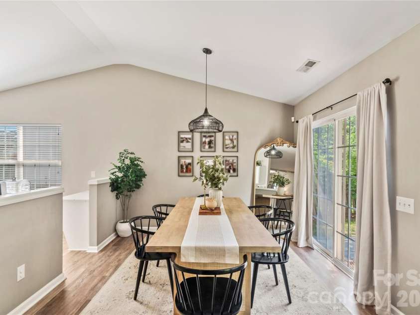 9400 Shepparton Drive, Huntersville, NC 28078.  MLS# CAR4380604, YatesRealty ID 27373. Kitchen