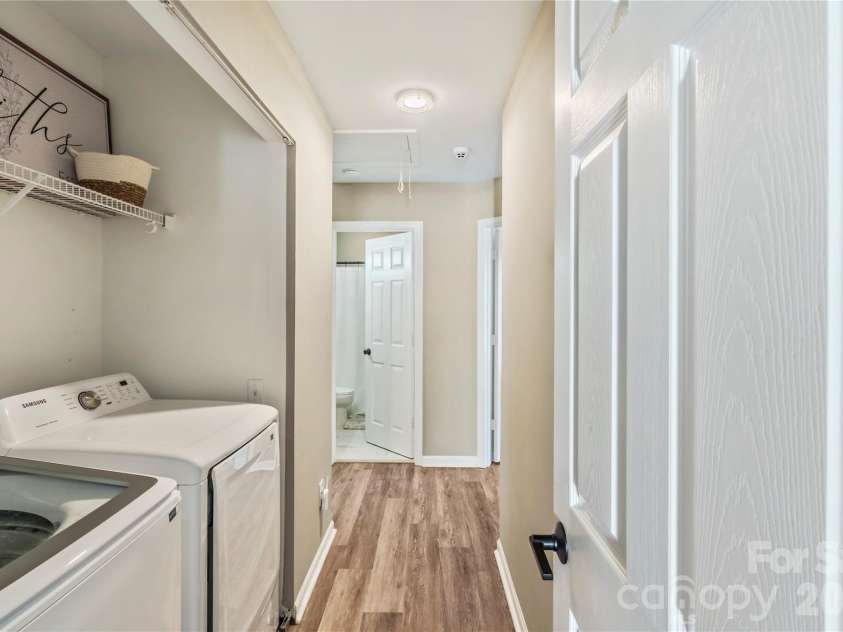 9400 Shepparton Drive, Huntersville, NC 28078.  MLS# CAR4380604, YatesRealty ID 27373. Laundry 
