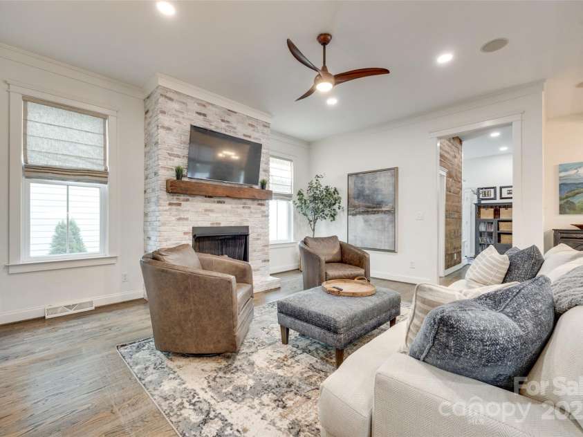 117 Mills Lane, Fort Mill, SC 29708.  MLS# CAR4251878, YatesRealty ID 27374. 