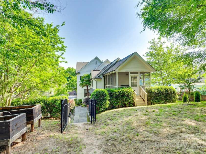 117 Mills Lane, Fort Mill, SC 29708.  MLS# CAR4251878, YatesRealty ID 27374. 