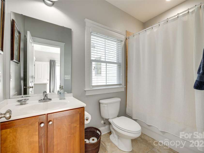 117 Mills Lane, Fort Mill, SC 29708.  MLS# CAR4251878, YatesRealty ID 27374. Guest bath