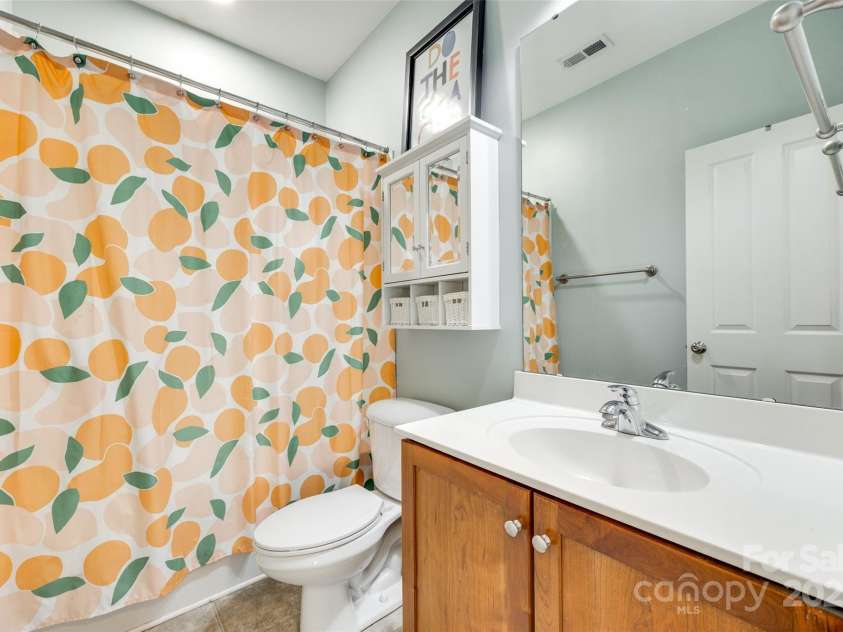 117 Mills Lane, Fort Mill, SC 29708.  MLS# CAR4251878, YatesRealty ID 27374. Hallway bath