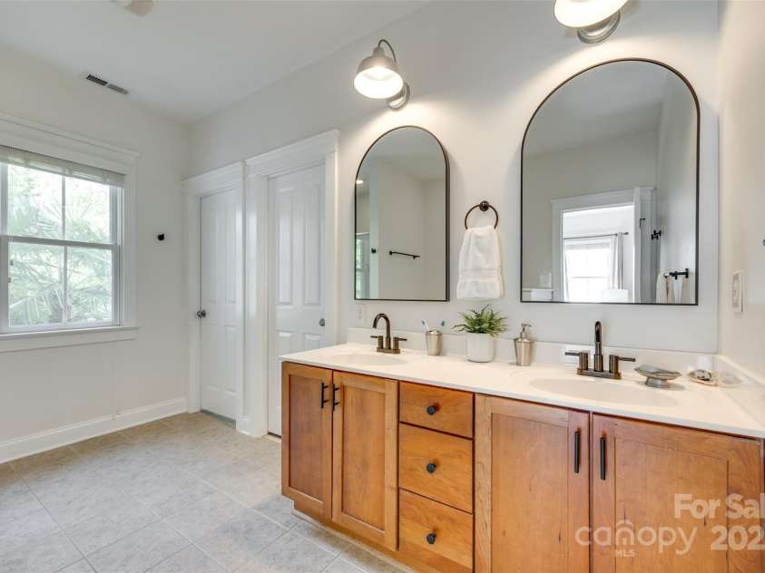 117 Mills Lane, Fort Mill, SC 29708.  MLS# CAR4251878, YatesRealty ID 27374. Primary bath