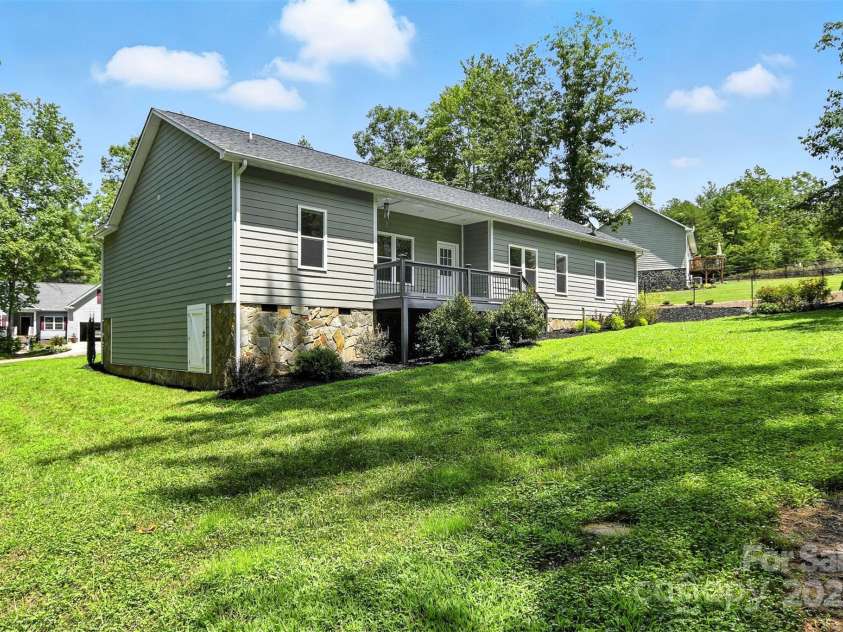1739 Plantation Loop, Morganton, NC 28655.  MLS# CAR4283492, YatesRealty ID 27375. 