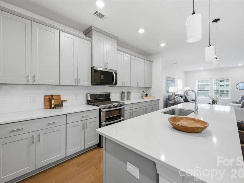 3004 Hovenweep Alley, Charlotte, NC 28217.  MLS# CAR4351343, YatesRealty ID 27375. 