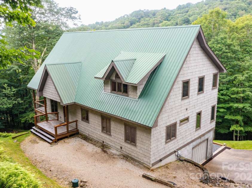 155 Mule Trail Drive, Bakersville, NC 28705.  MLS# CAR4278961, YatesRealty ID 27376. 