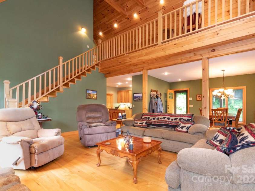 155 Mule Trail Drive, Bakersville, NC 28705.  MLS# CAR4278961, YatesRealty ID 27376. 