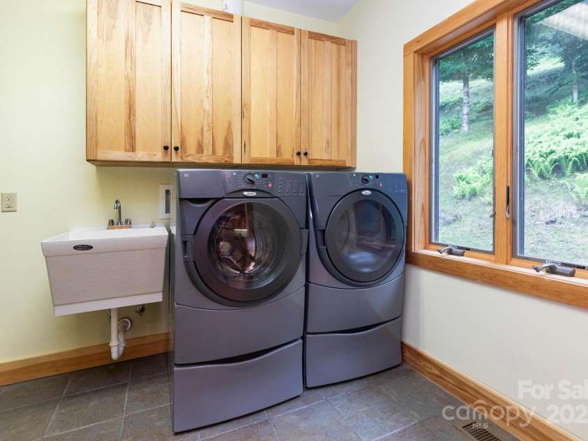 155 Mule Trail Drive, Bakersville, NC 28705.  MLS# CAR4278961, YatesRealty ID 27376. 