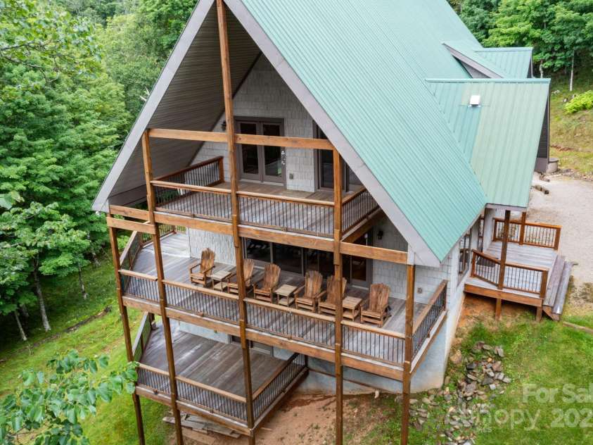 155 Mule Trail Drive, Bakersville, NC 28705.  MLS# CAR4278961, YatesRealty ID 27376. 