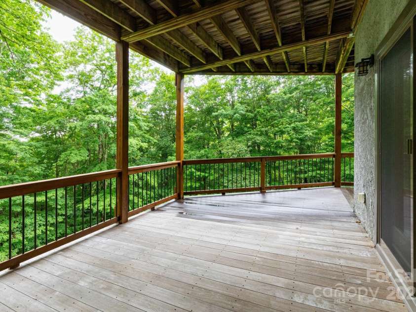 155 Mule Trail Drive, Bakersville, NC 28705.  MLS# CAR4278961, YatesRealty ID 27376. 