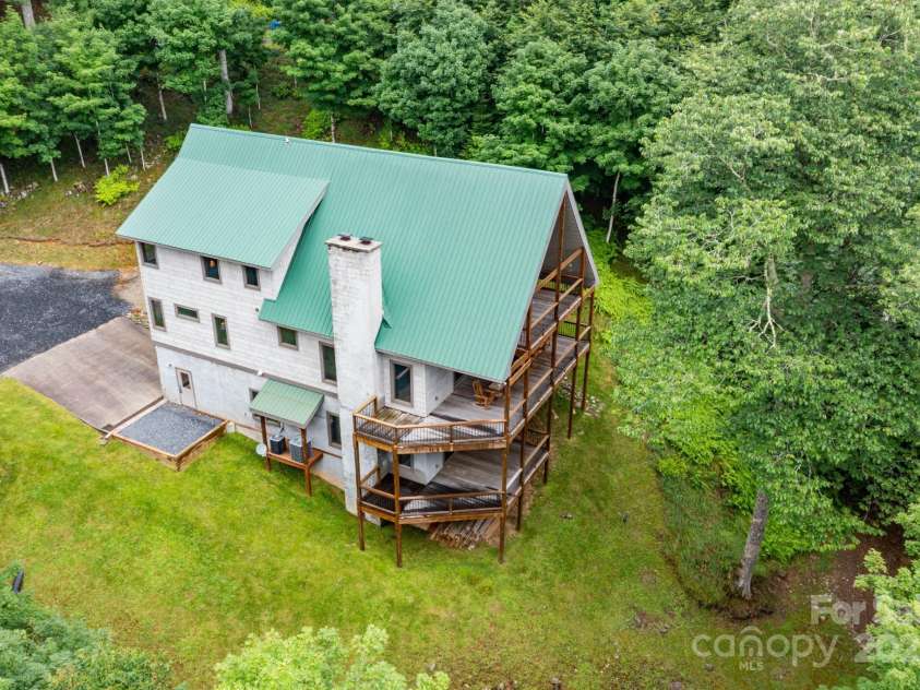 155 Mule Trail Drive, Bakersville, NC 28705.  MLS# CAR4278961, YatesRealty ID 27376. 