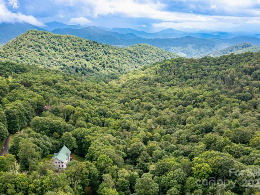 155 Mule Trail Drive, Bakersville, NC 28705.  MLS# CAR4278961, YatesRealty ID 27376. 