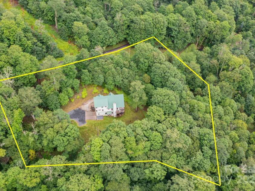 155 Mule Trail Drive, Bakersville, NC 28705.  MLS# CAR4278961, YatesRealty ID 27376. 