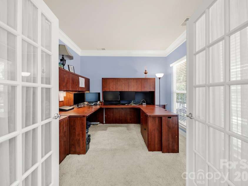 16416 Leavitt Lane, Davidson, NC 28036.  MLS# CAR4379228, YatesRealty ID 27376. 