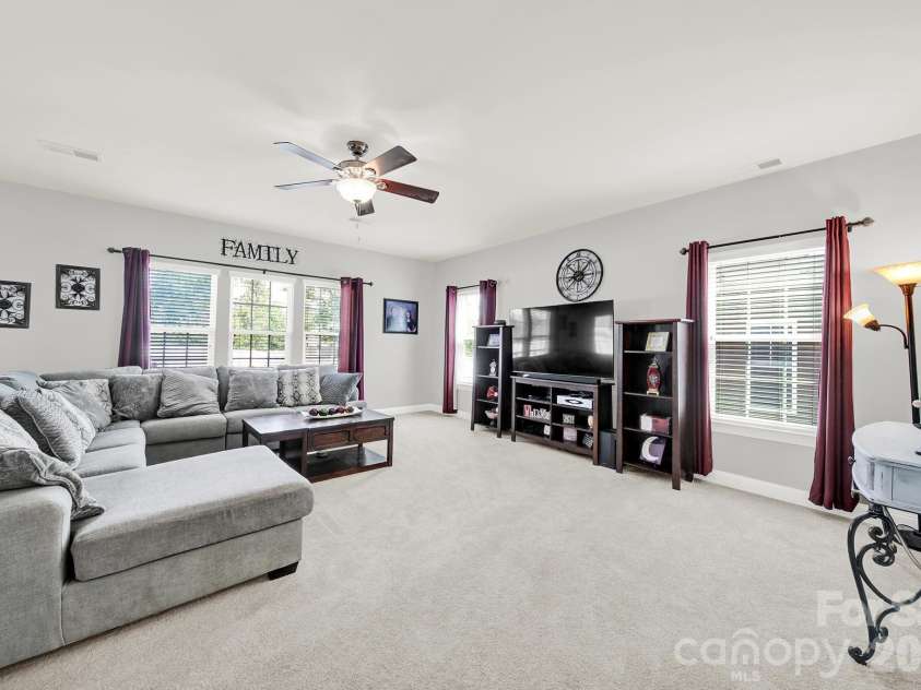 16416 Leavitt Lane, Davidson, NC 28036.  MLS# CAR4379228, YatesRealty ID 27376. 