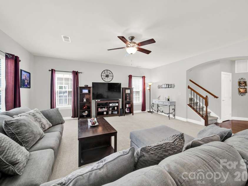 16416 Leavitt Lane, Davidson, NC 28036.  MLS# CAR4379228, YatesRealty ID 27376. 