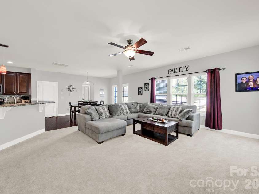 16416 Leavitt Lane, Davidson, NC 28036.  MLS# CAR4379228, YatesRealty ID 27376. 