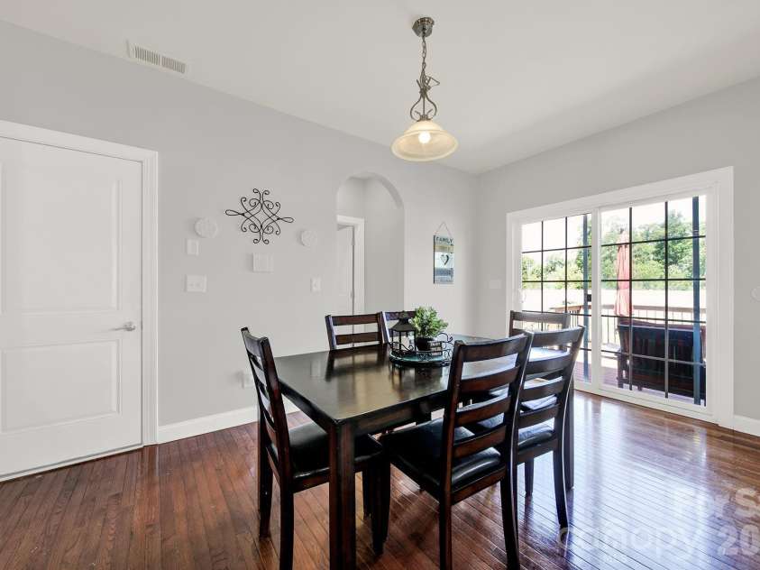 16416 Leavitt Lane, Davidson, NC 28036.  MLS# CAR4379228, YatesRealty ID 27376. 