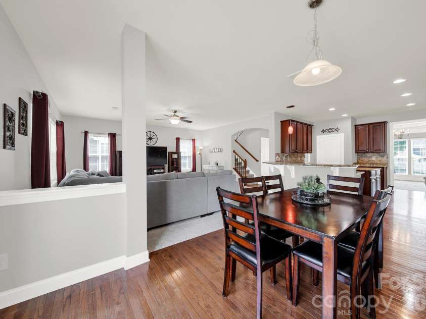 16416 Leavitt Lane, Davidson, NC 28036.  MLS# CAR4379228, YatesRealty ID 27376. 