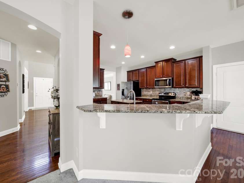 16416 Leavitt Lane, Davidson, NC 28036.  MLS# CAR4379228, YatesRealty ID 27376. 