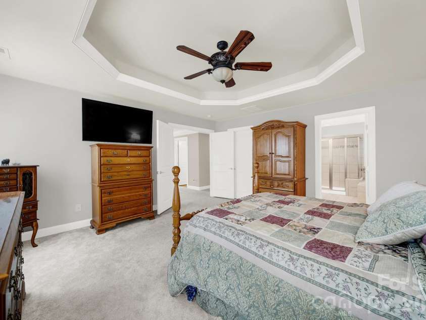 16416 Leavitt Lane, Davidson, NC 28036.  MLS# CAR4379228, YatesRealty ID 27376. 